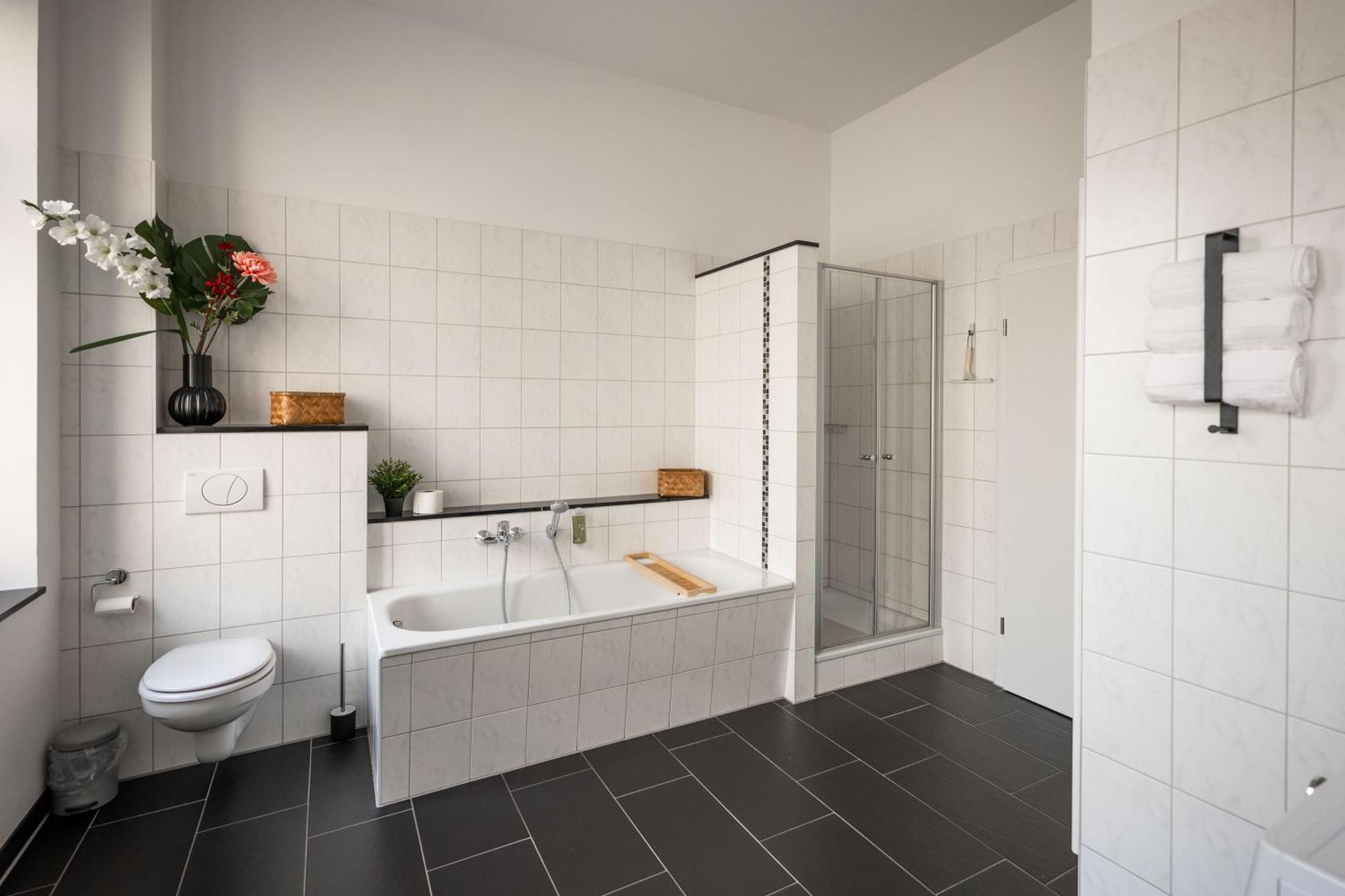 T21 - Apartment Direkt Im Zentrum Mit Parkplatz 켐니츠 외부 사진