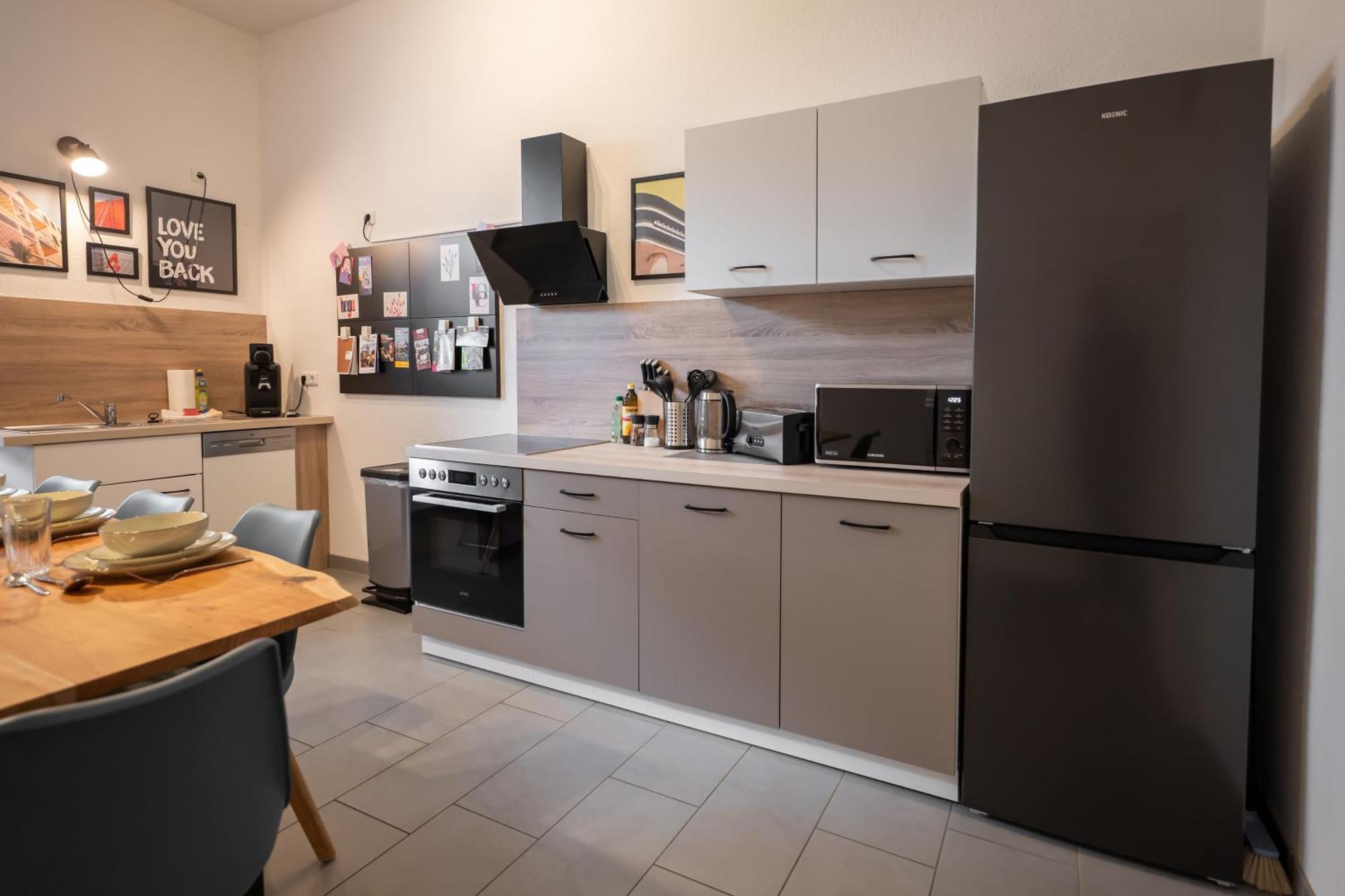 T21 - Apartment Direkt Im Zentrum Mit Parkplatz 켐니츠 외부 사진